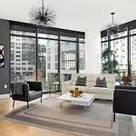 Picturesque Buckhead Parkview Escape