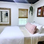 The Atlanta Cottage