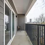 Luxury 5Beds 3Baths 2Balcony Penthouse 542Blvd