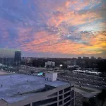 Luxury Midtown Highrise City View Apartment