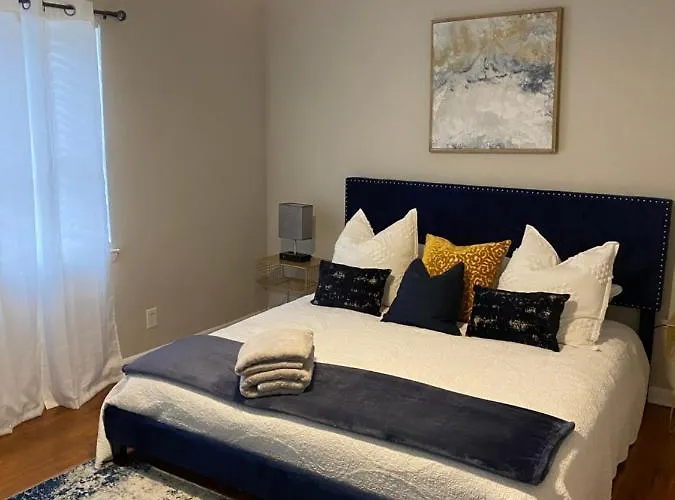 Moonlight Suite King Bd Free Parking Fast Wi-Fi Kitchen Pool
