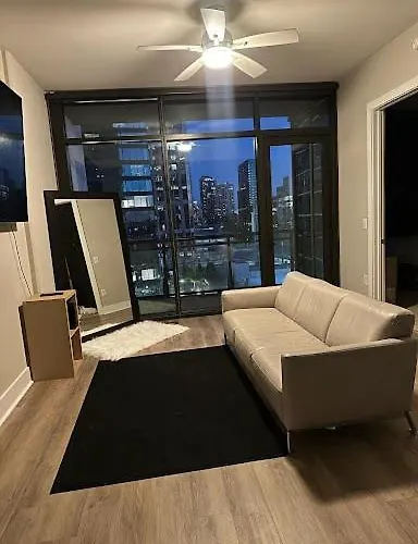 Luxury Midtown Highrise City View Apartment