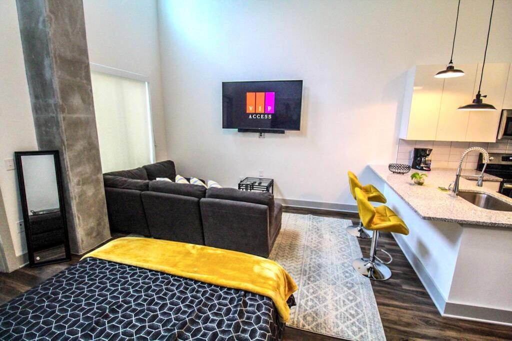 The Beltline Escape 10 Star Location Queen Bed Pkg Apartment *