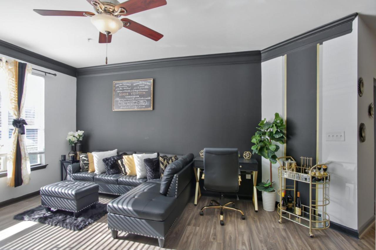 Apartment Luxury Monogram Home Atlanta
