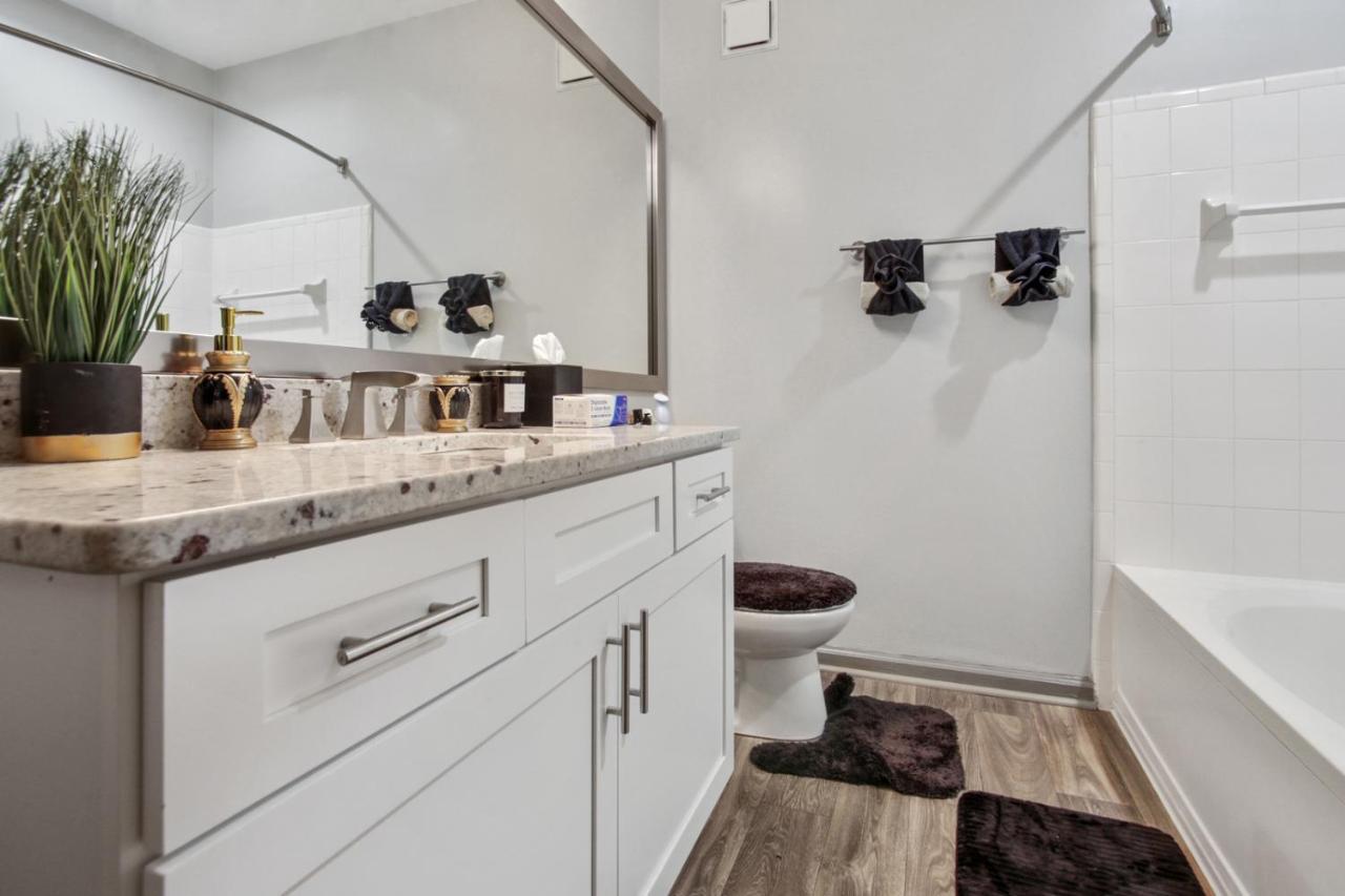 Apartment Luxury Monogram Home *