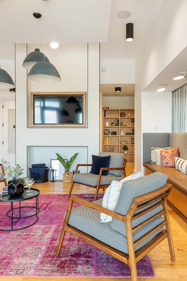 Picturesque Buckhead Parkview Escape Apartment