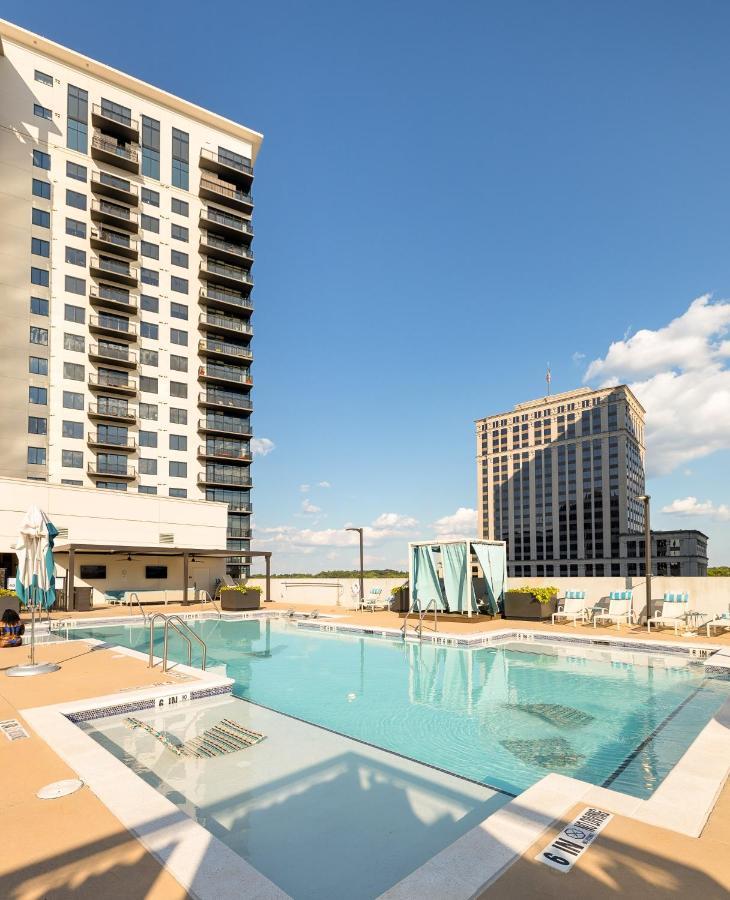Picturesque Buckhead Parkview Escape