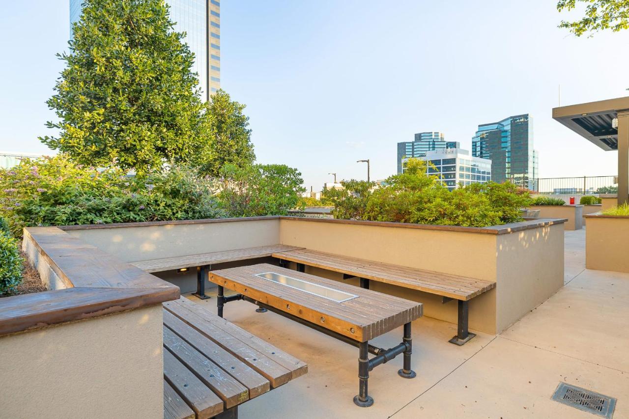 Picturesque Buckhead Parkview Escape Apartment *