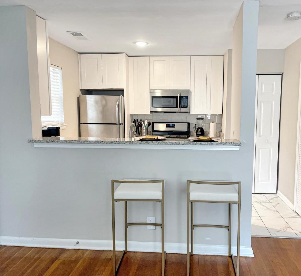 Moonlight King Bd Free Parking Fast Wi-fi Kitchen Pool Apartment Atlanta