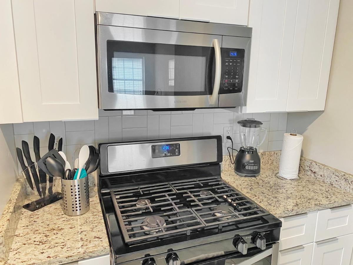 Moonlight King Bd Free Parking Fast Wi-fi Kitchen Pool Apartment