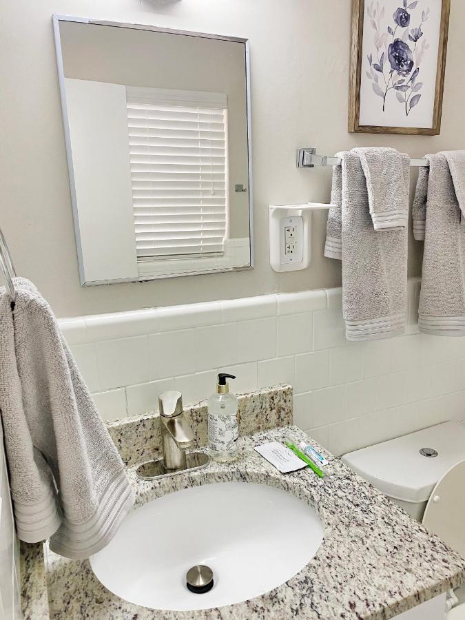 Apartment Moonlight King Bd Free Parking Fast Wi-fi Kitchen Pool