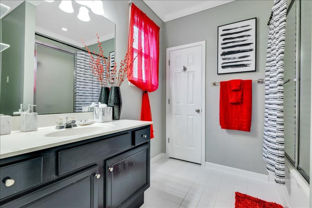 Private Charming 1 With Private Bathroom *