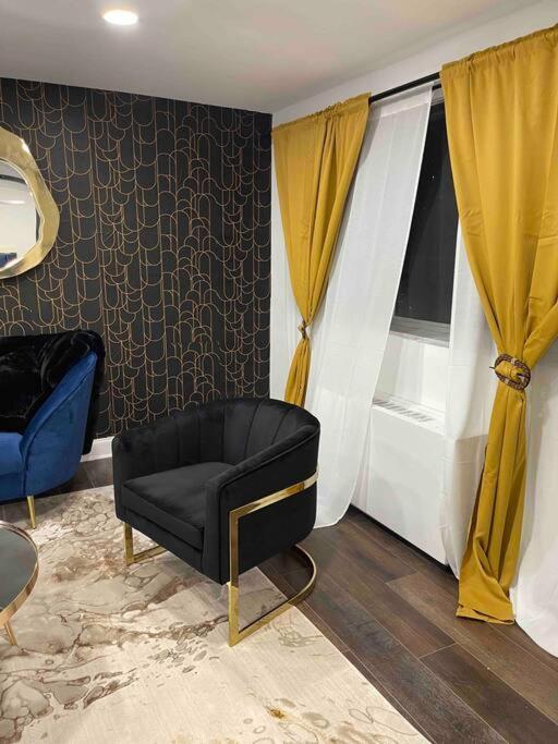 Apartment Penthouse King/ Queen Bd *