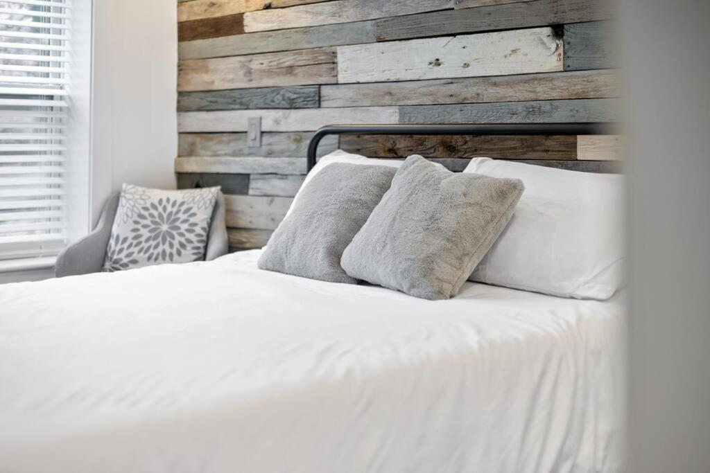 Lux Stay's Modern Loft Style Tiny In Atl Holiday home Atlanta