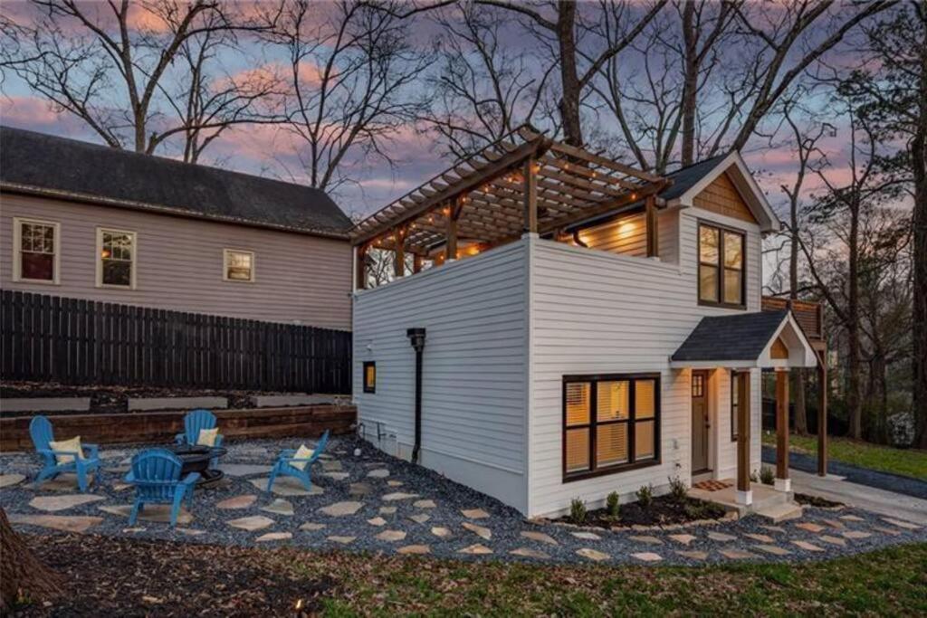 Lux Stay's Modern Loft Style Tiny In Atl Holiday home *