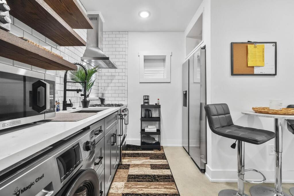 Lux Stay's Modern Loft Style Tiny In Atl * Atlanta