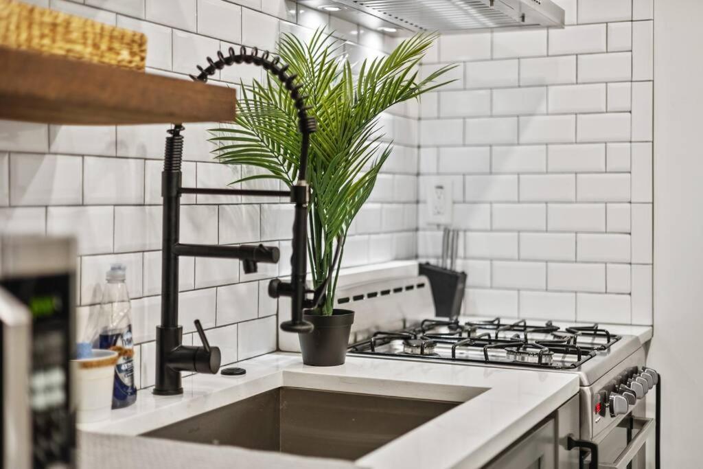 Lux Stay's Modern Loft Style Tiny In Atl Holiday home