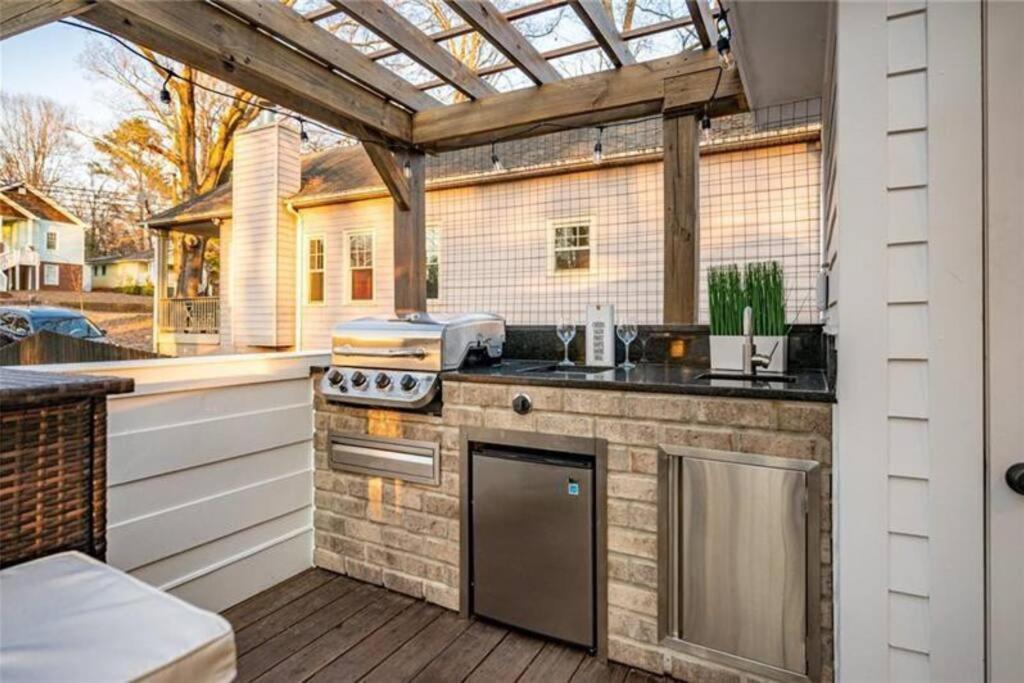 Lux Stay's Modern Loft Style Tiny In Atl Holiday home