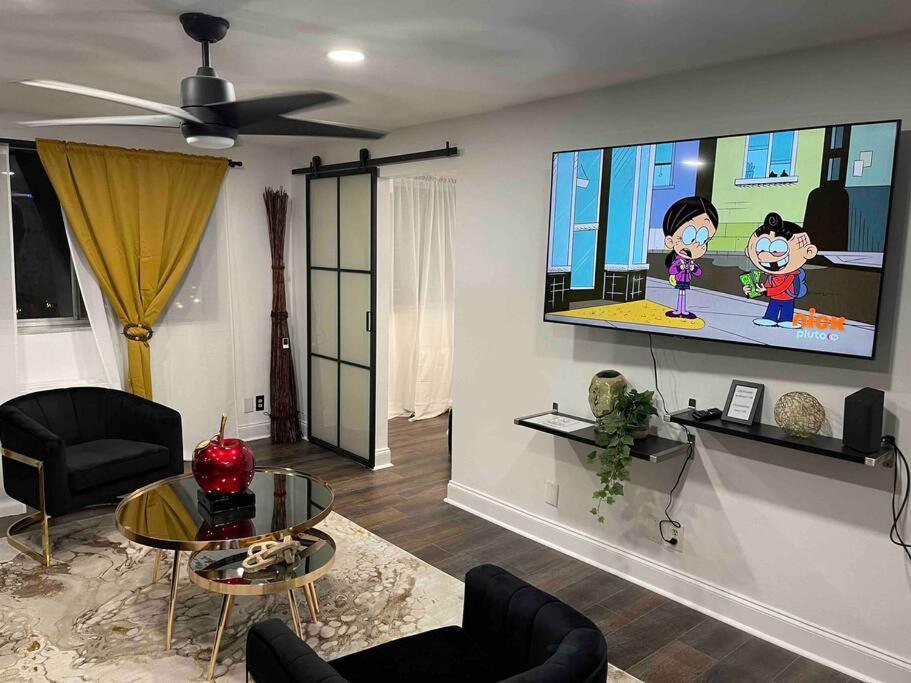 Penthouse King/ Queen Bd Apartment *