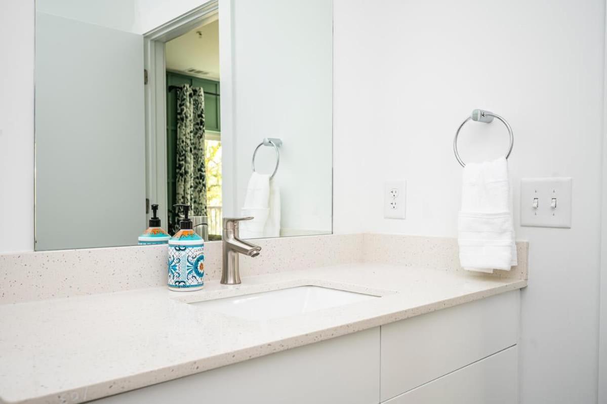 Holiday home New Downtown Atl Washer Dryer 542blvd *