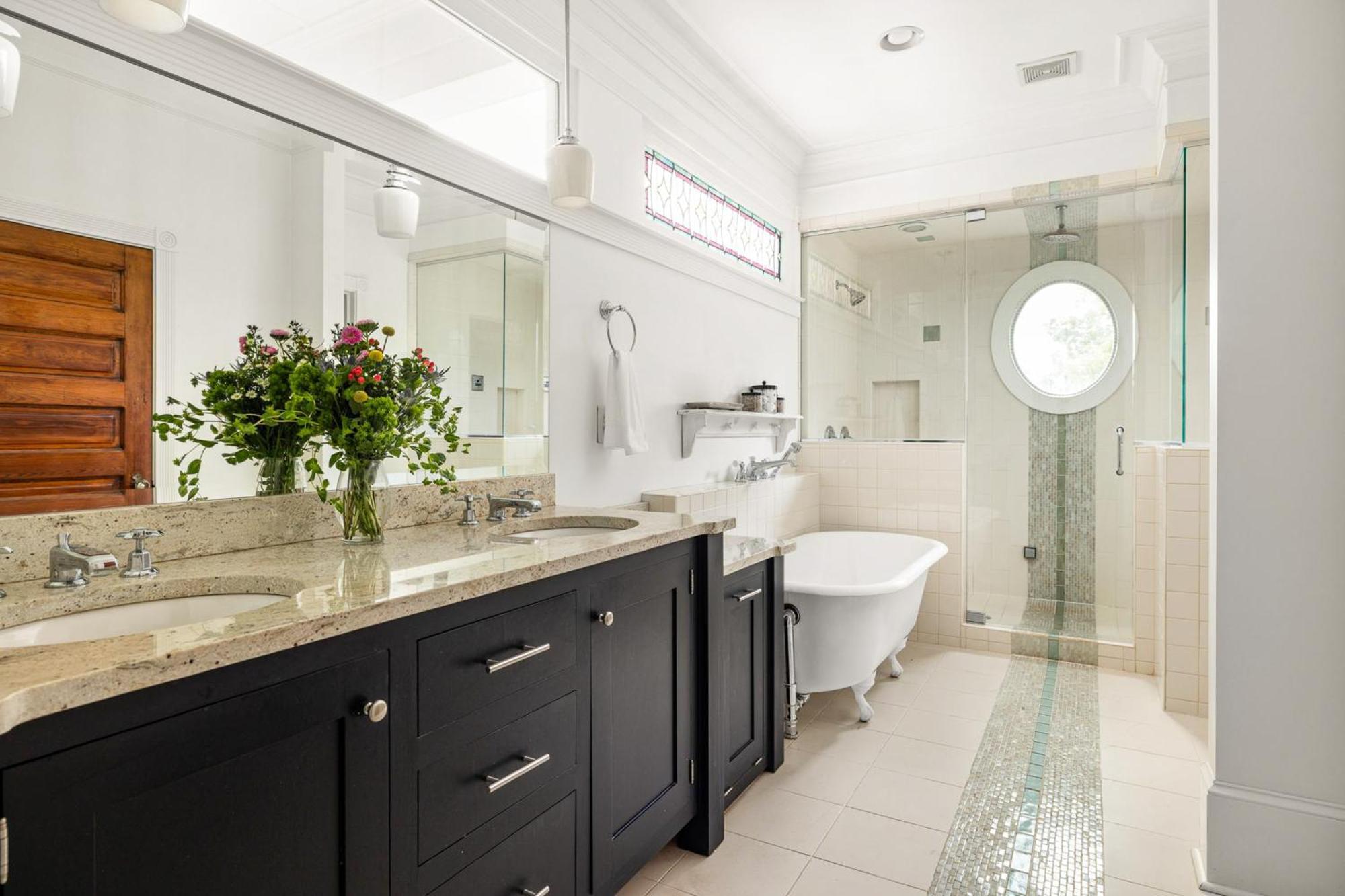 Splendor In Historic Grant Park Holiday home