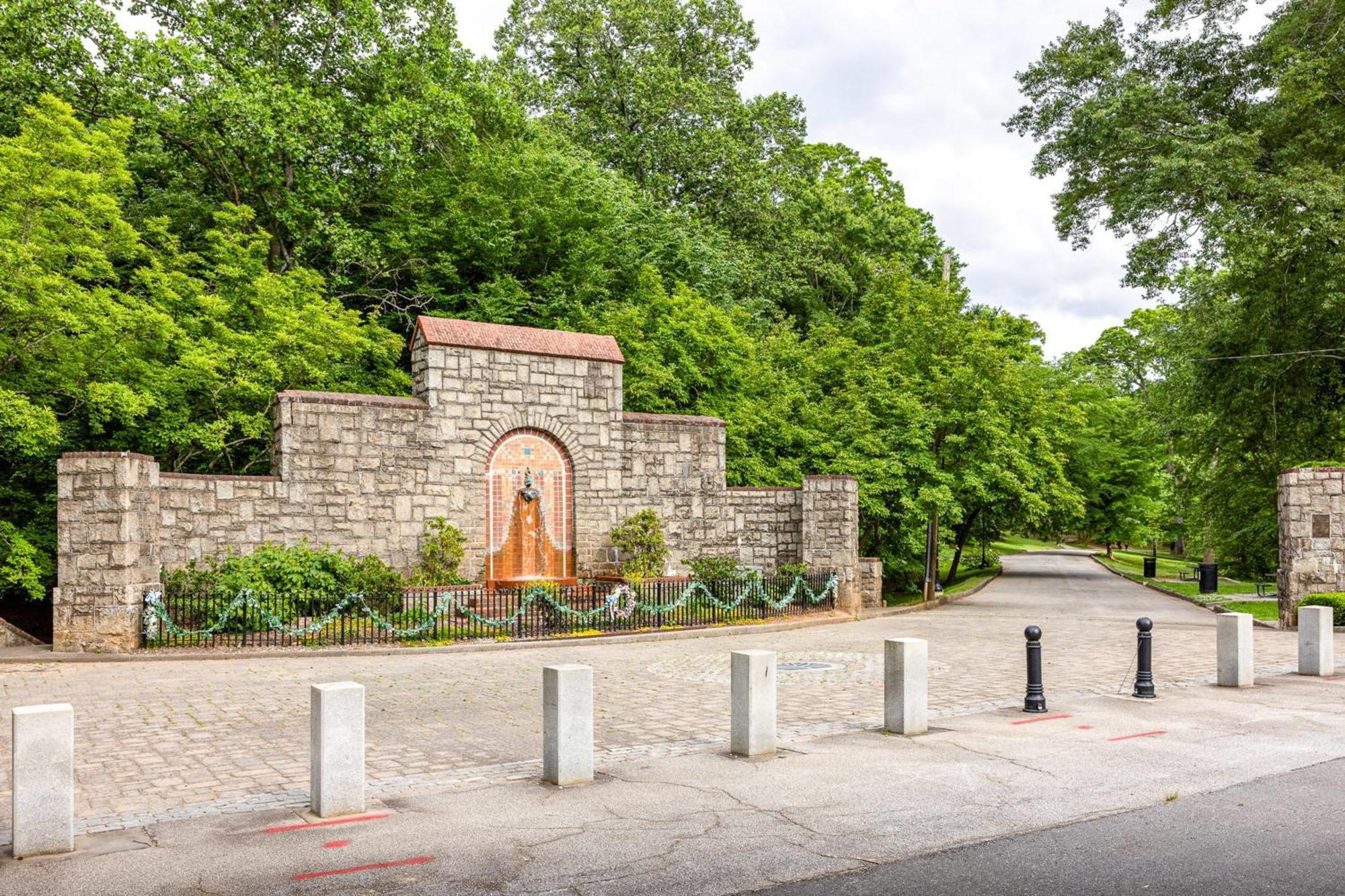 Splendor In Historic Grant Park Holiday home