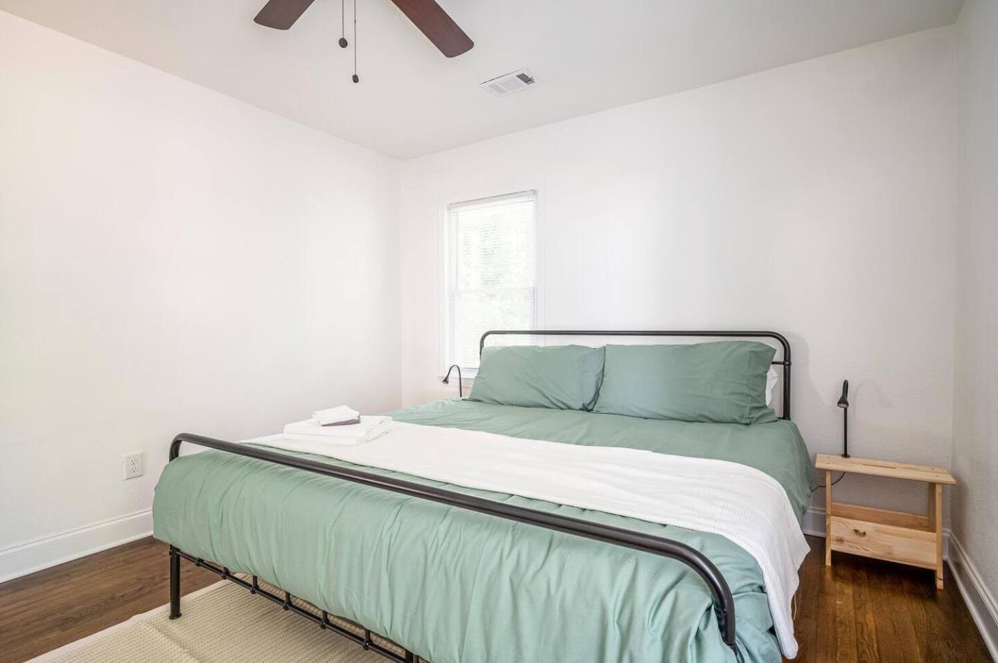Modern 5br Near West Midtown - Fire Pit - Pet Friendly
