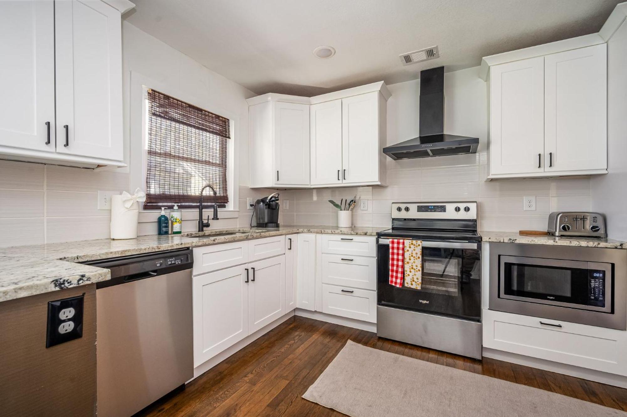 Modern 5br Near West Midtown - Fire Pit - Pet Friendly * Atlanta