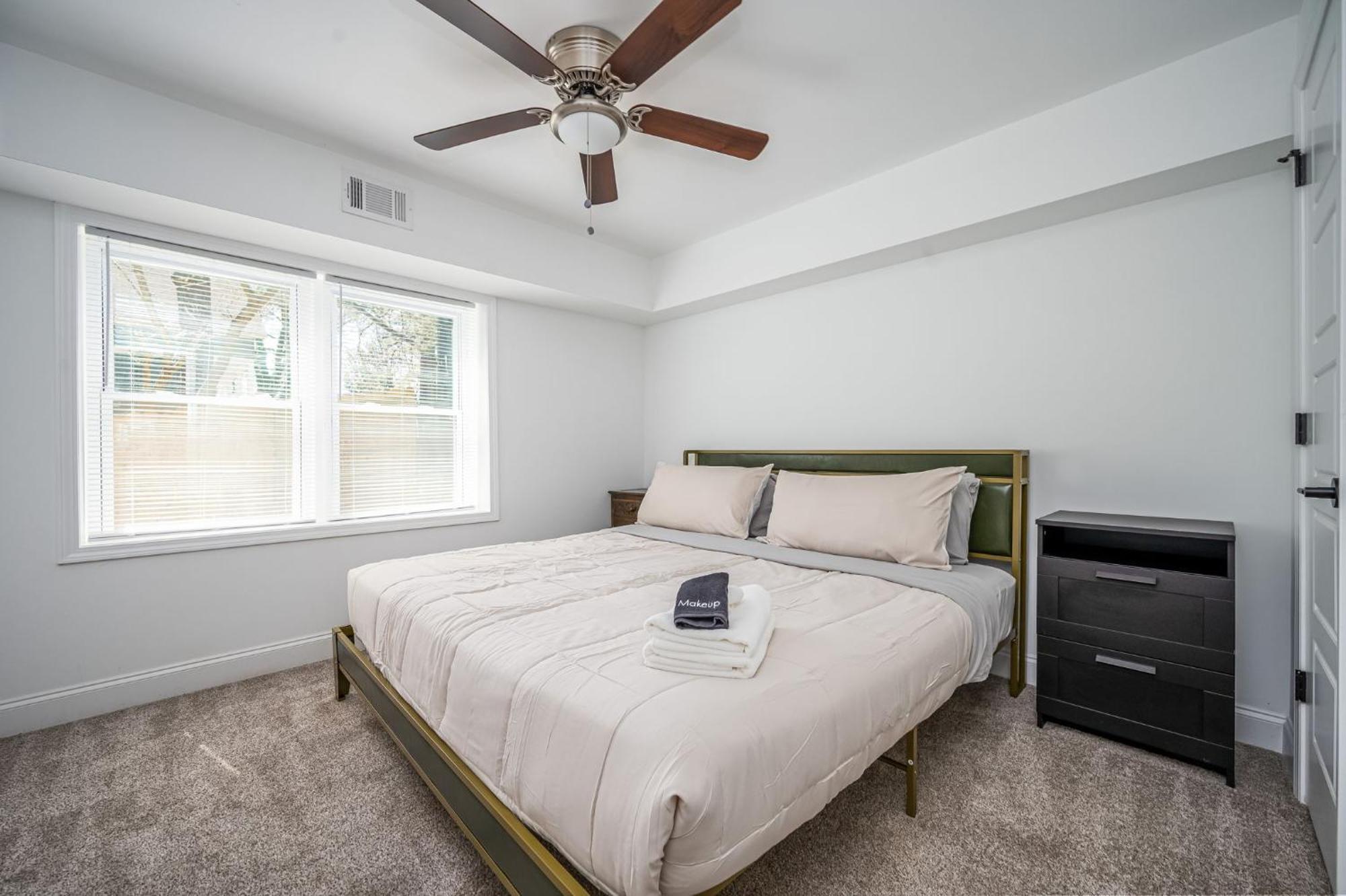 Modern 5br Near West Midtown - Fire Pit - Pet Friendly Holiday home