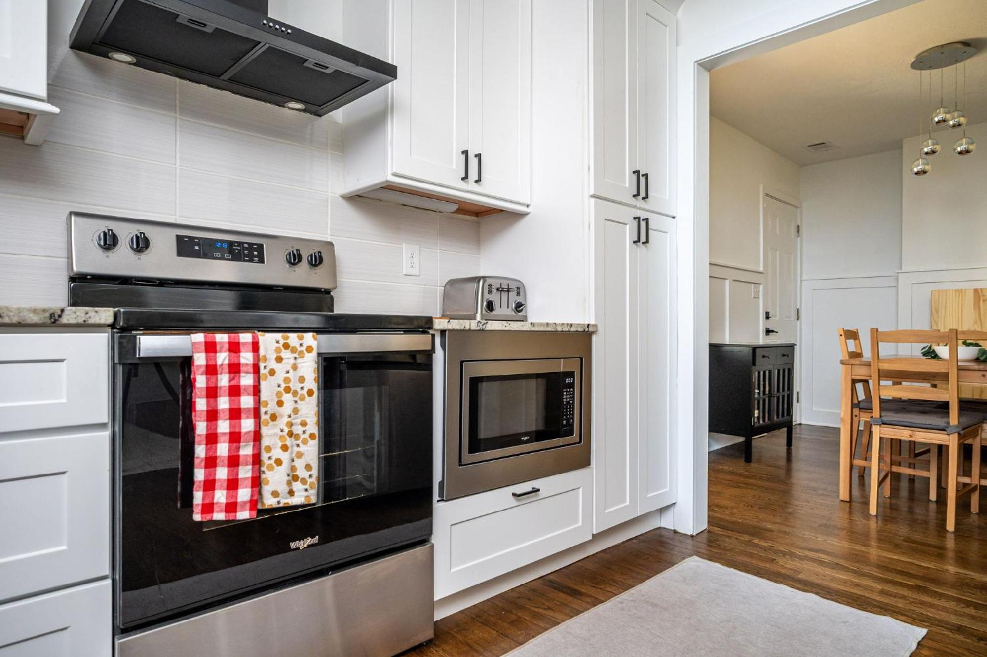 Modern 5br Near West Midtown - Fire Pit - Pet Friendly *