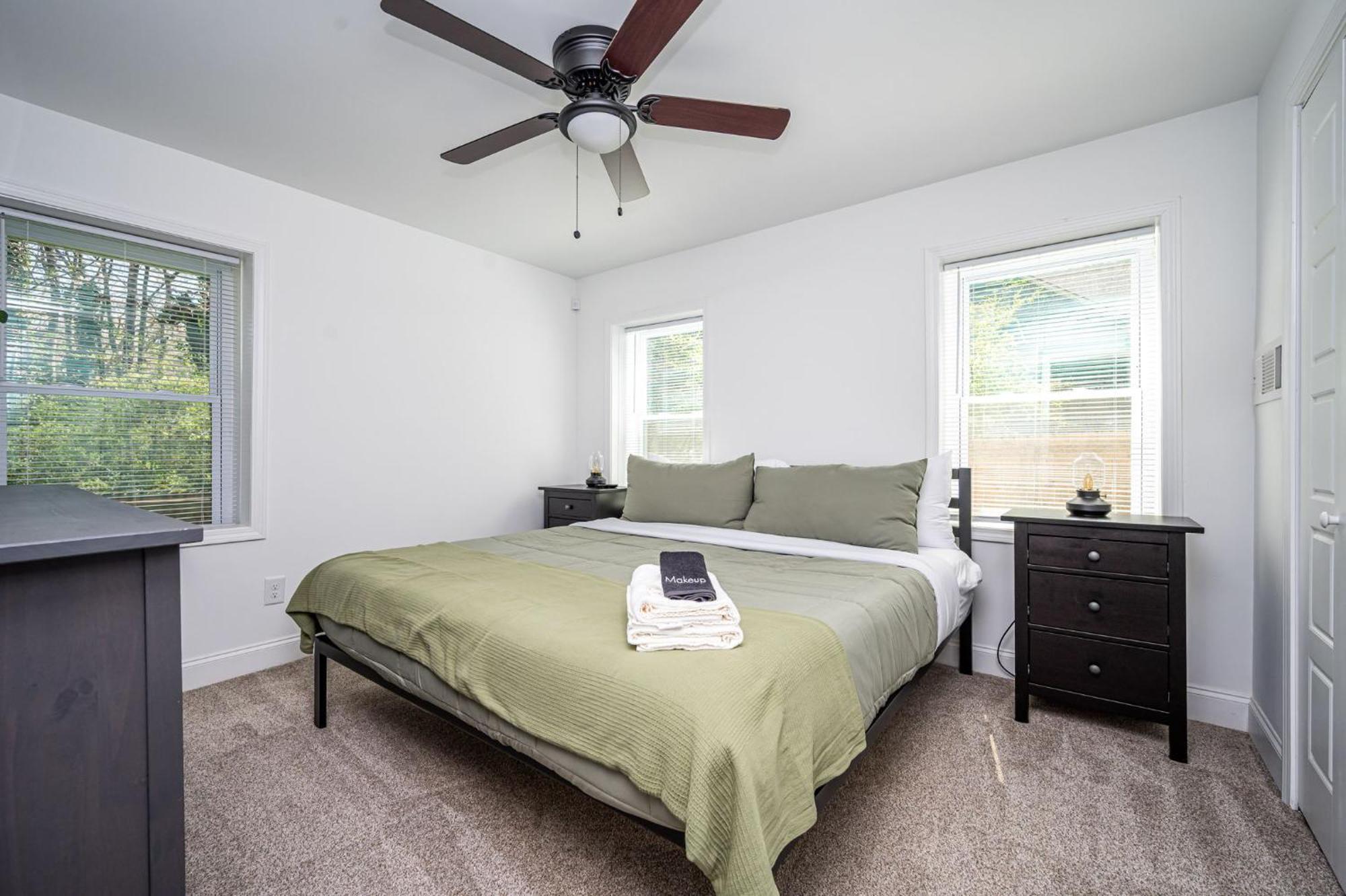 Modern 5br Near West Midtown - Fire Pit - Pet Friendly *