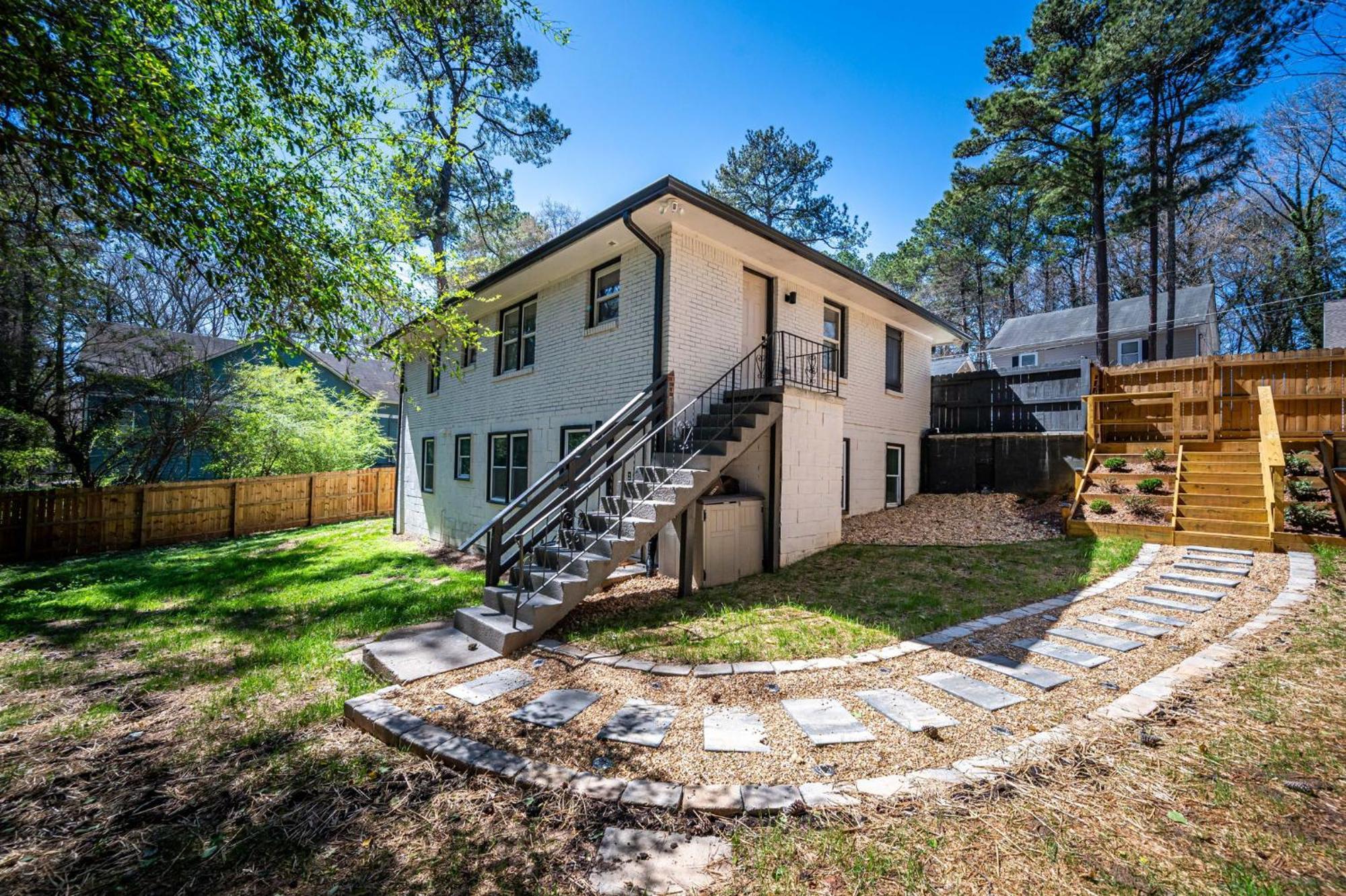 Modern 5br Near West Midtown - Fire Pit - Pet Friendly