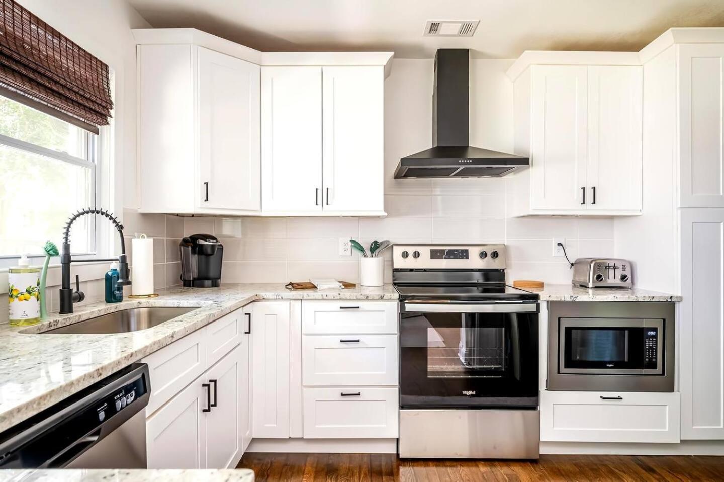 Modern 5br Near West Midtown - Fire Pit - Pet Friendly * Atlanta