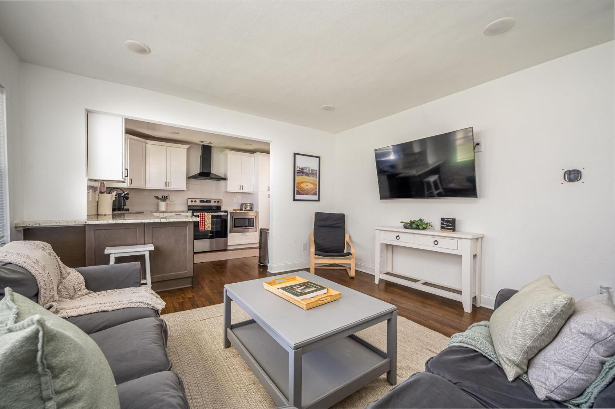 Holiday home Modern 5br Near West Midtown - Fire Pit - Pet Friendly