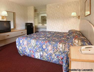 6 Ga Airport East Hotel 3*