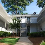 Brookwood Courtyard By Bca Furnished Apartments