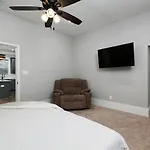 Atlanta Luxury Vacation Home By Downtown & Airport