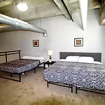 Comfy Industrial Loft 10 Star Location Photo Studio Included
