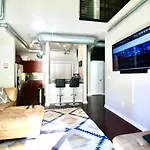 Comfy Industrial Loft 10 Star Location Photo Studio Included