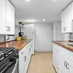 Centrally Located 2 Bedroom Apt Steps Away From Ga Tech