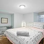 Centrally Located 2 Bedroom Apt Steps Away From Ga Tech