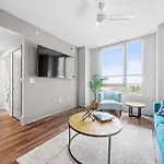 Contemporary Living In Buckhead 2Bds/2Ba