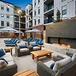 Luxurious Midtown 2Bed2Bath With Sweeping Skyline Views