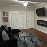 Midtown Beautiful Luxury Apartment