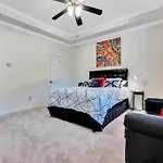 Charming Home Mins Away From Atlanta\'S Attractions