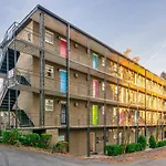 Local And Colorful Studio With Parking In Top Location