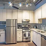 2Br Fully Furnished Apartment - Great Location In Midtown Apts