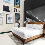 Esplanade Montane Midtown Palatial King Bed Loft