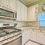 Chic Atlanta Home With Fire Pit - Near Midtown!