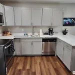 Modern 3 Bedroom 2 Bath Home-10 Mins From Airport